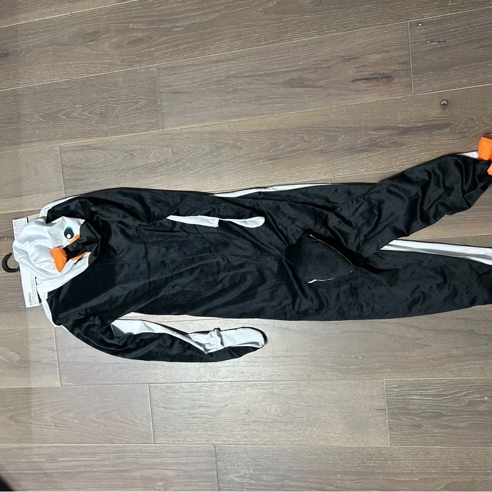 Rubies Penguin Child costume.. nwt lg/xl 10-16 - Picture 4 of 4